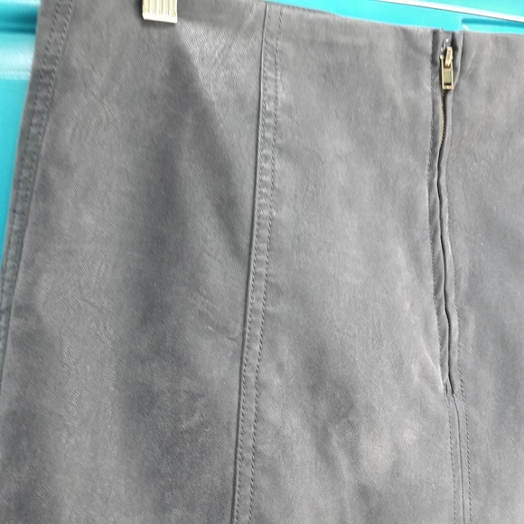 NWT Mini Skirt Faux Suede Leather Vinyl Zipper L - Picture 6 of 14